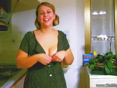 The Breast Boss -videon (Gianna Jolie)