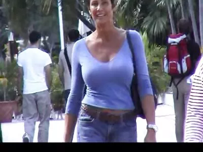 Rockstar Pussy -video (Val Steele)