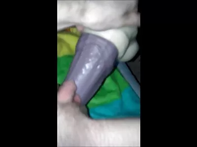 En Teeny-totter Born To Take It. video (Ally Ann)