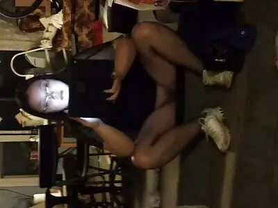 Flexing Lana video (Lana Feaver)